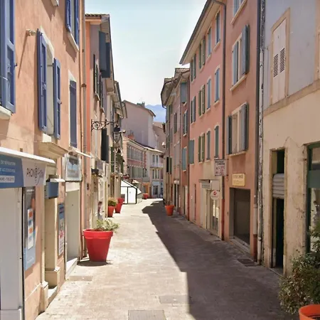 T2 Centre Proche Gare Apartament *